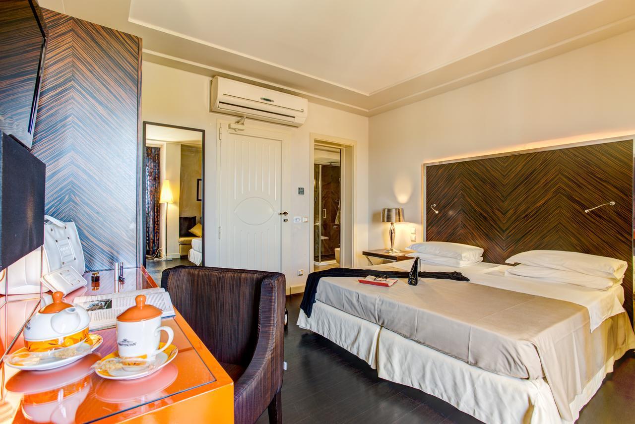 Hotel Byron ริมินี ภายนอก รูปภาพ